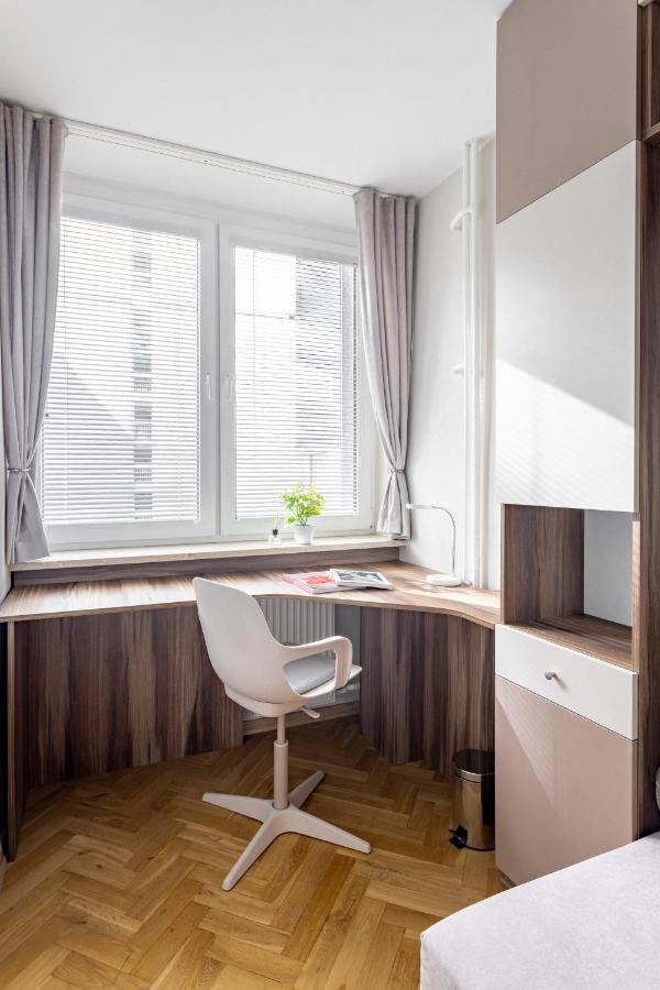 Hala Mirowska Apartments Варшава Екстер'єр фото